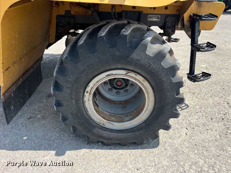 image for item EK8534 Terra Gator 8400 spreader