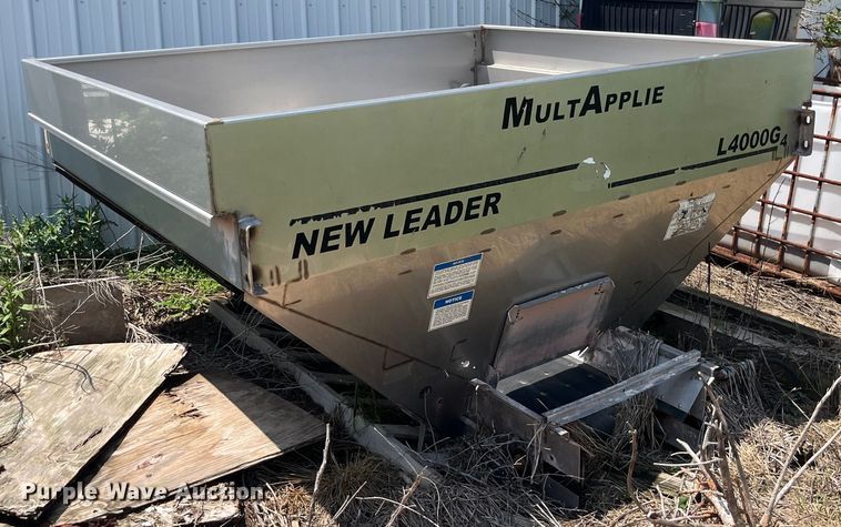 image for item EK8534 Terra Gator 8400 spreader