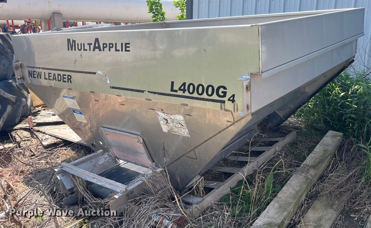 image for item EK8534 Terra Gator 8400 spreader