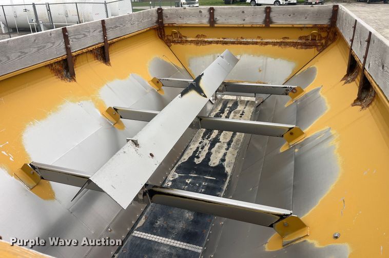 image for item EK8535 TerraGator 8303 spreader