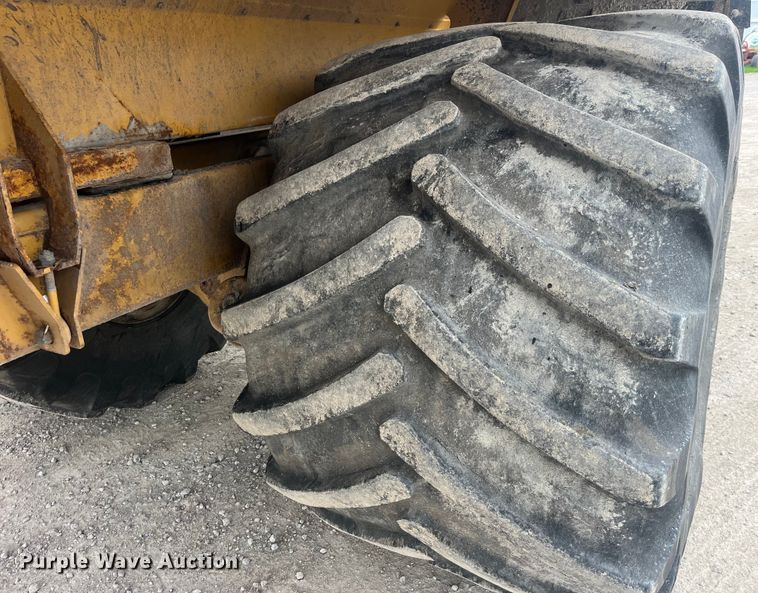 image for item EK8535 TerraGator 8303 spreader