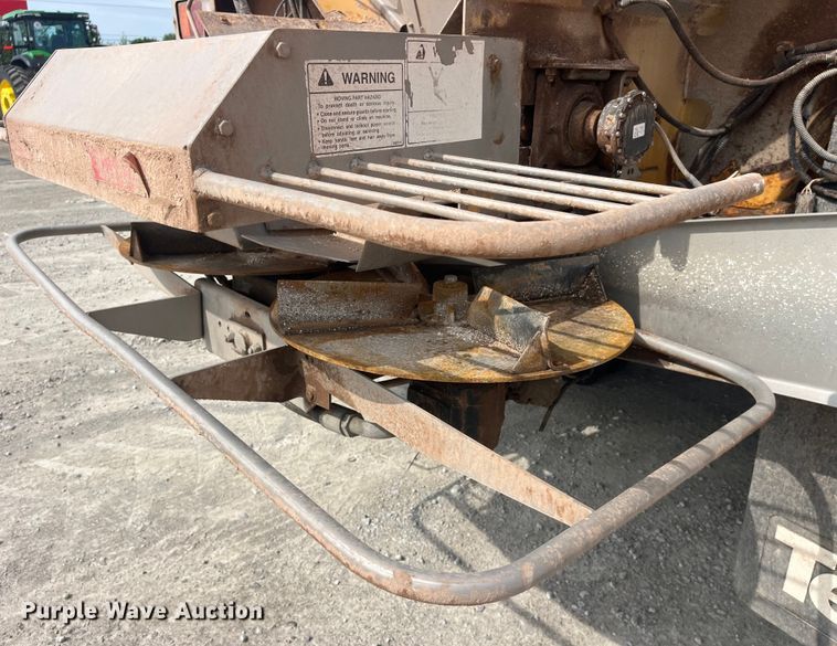 image for item EK8536 Terra Gator 7300 spreader
