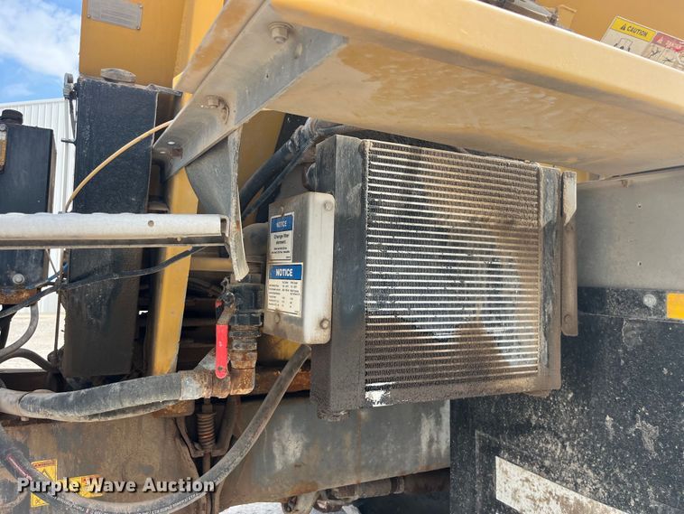 image for item EK8536 Terra Gator 7300 spreader