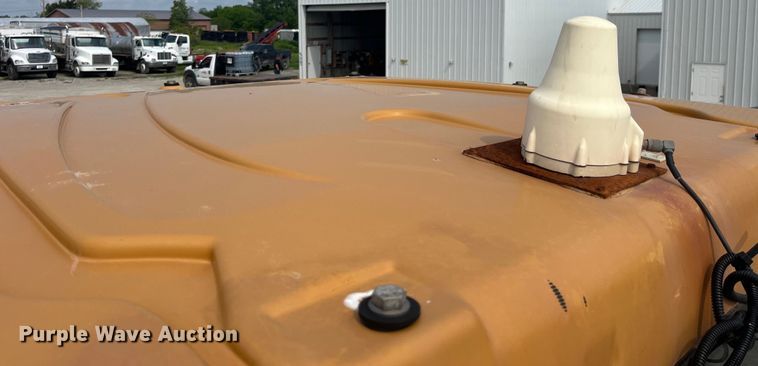 image for item EK8536 Terra Gator 7300 spreader