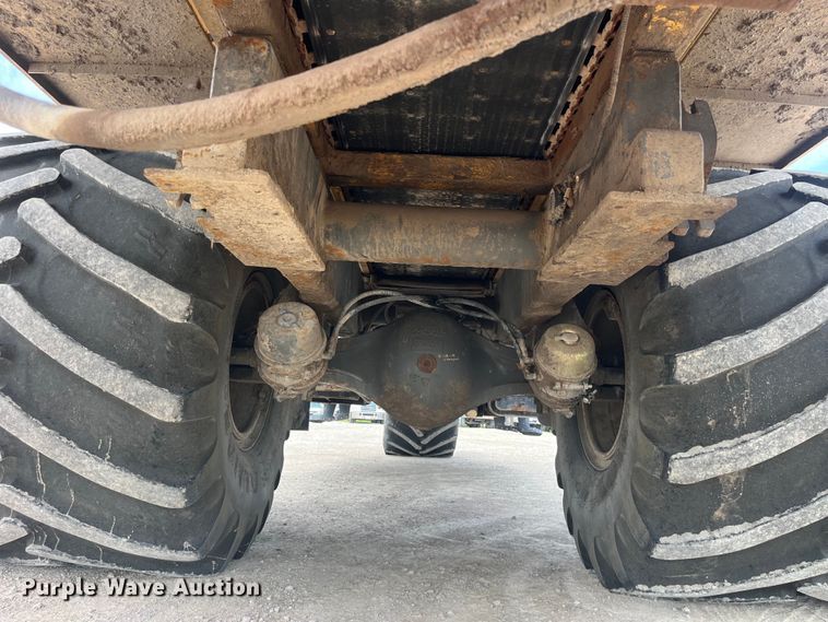 image for item EK8536 Terra Gator 7300 spreader