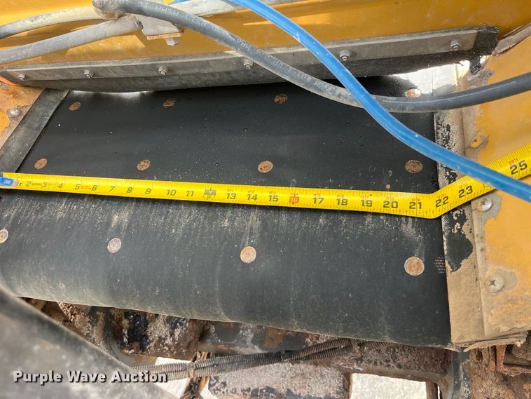 image for item EK8536 Terra Gator 7300 spreader