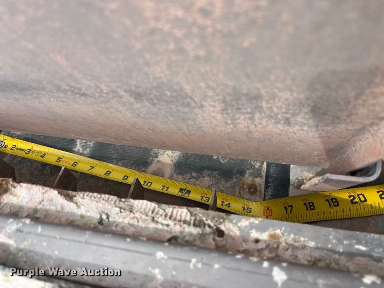 image for item EK8536 Terra Gator 7300 spreader