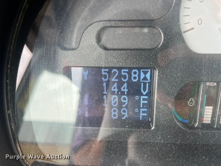 image for item EK8536 Terra Gator 7300 spreader