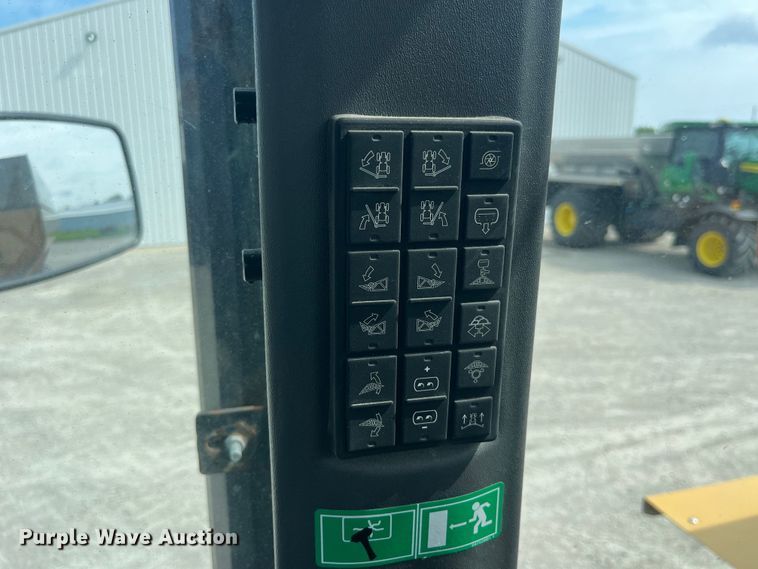 image for item EK8536 Terra Gator 7300 spreader