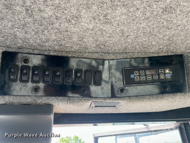 image for item EK8536 Terra Gator 7300 spreader