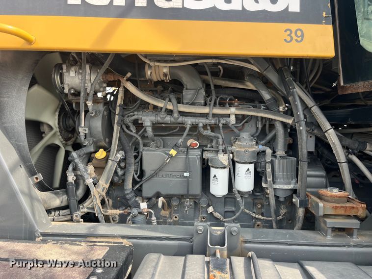 image for item EK8536 Terra Gator 7300 spreader