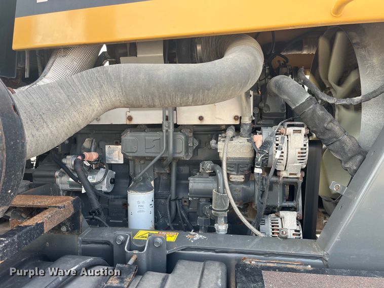 image for item EK8536 Terra Gator 7300 spreader