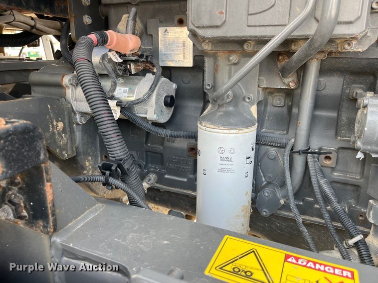 image for item EK8536 Terra Gator 7300 spreader