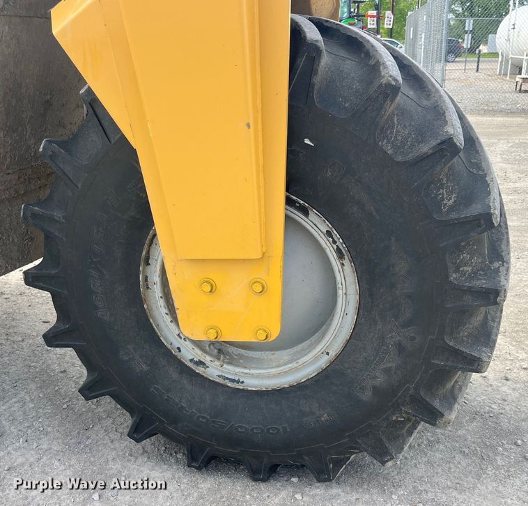 image for item EK8536 Terra Gator 7300 spreader