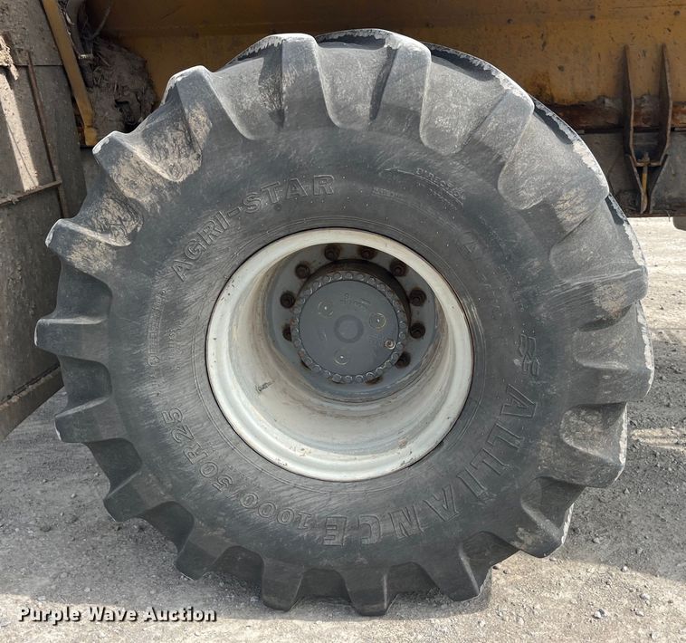 image for item EK8536 Terra Gator 7300 spreader