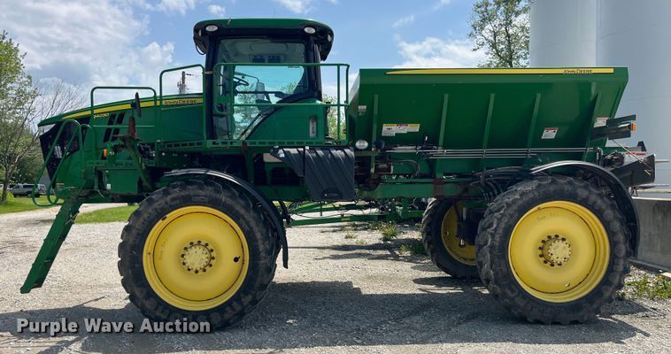 image for item EK8557 2014 John Deere R4030 spreader