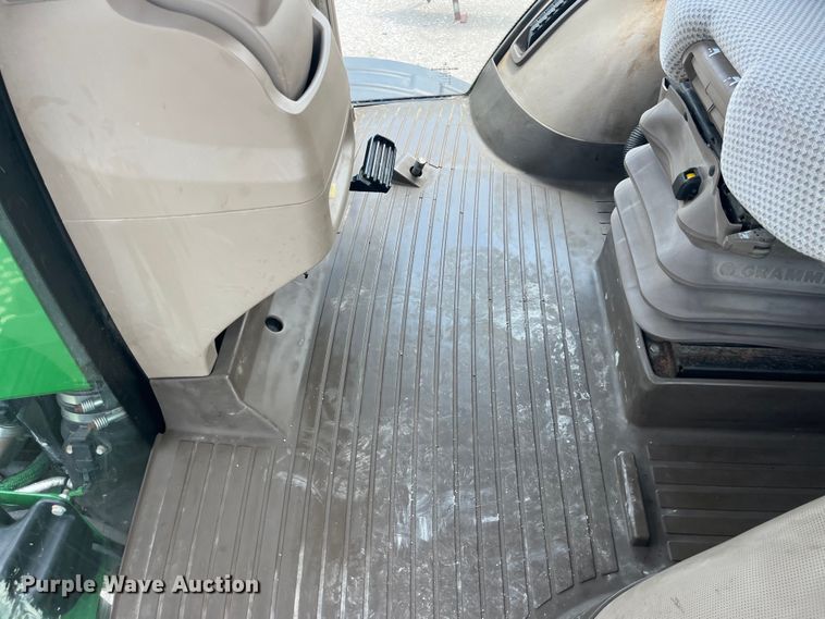 image for item EK8557 2014 John Deere R4030 spreader