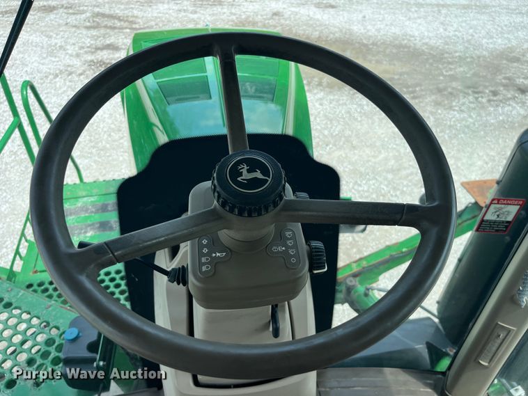 image for item EK8557 2014 John Deere R4030 spreader