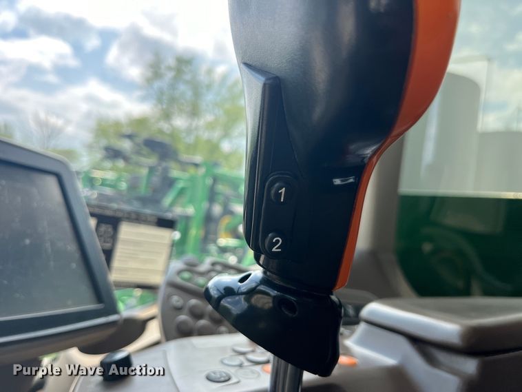 image for item EK8557 2014 John Deere R4030 spreader