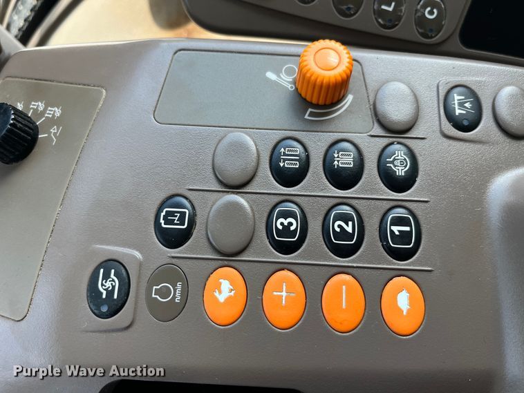 image for item EK8557 2014 John Deere R4030 spreader