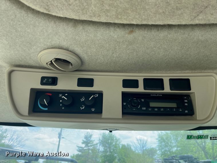 image for item EK8557 2014 John Deere R4030 spreader