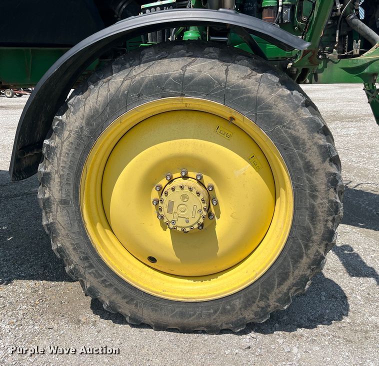 image for item EK8557 2014 John Deere R4030 spreader