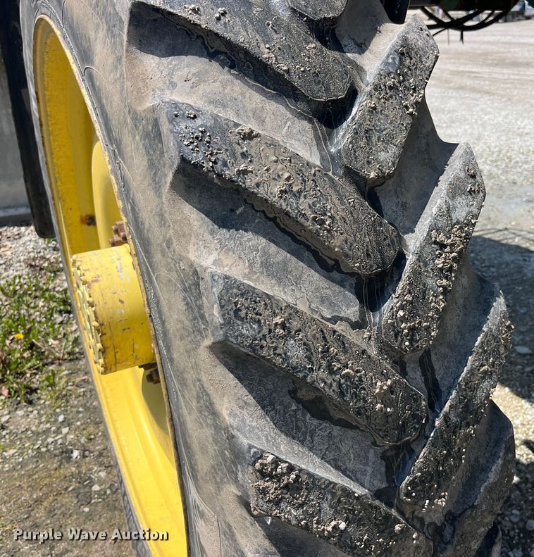 image for item EK8557 2014 John Deere R4030 spreader