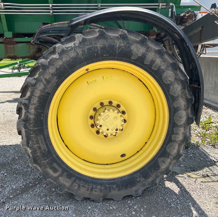 image for item EK8557 2014 John Deere R4030 spreader