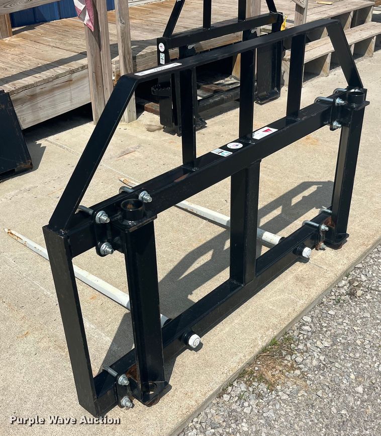 image for item EK8563 TRI-L bale spear