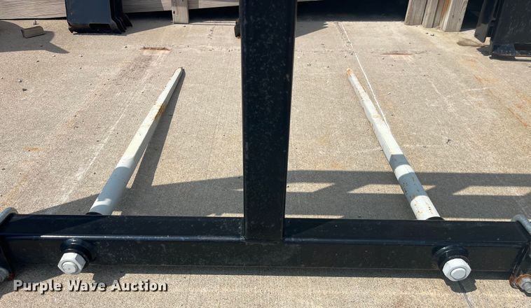 image for item EK8563 TRI-L bale spear