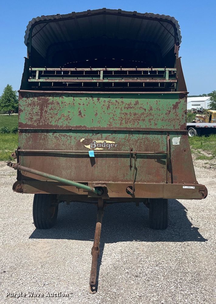 image for item EK8582 Badger silage wagon