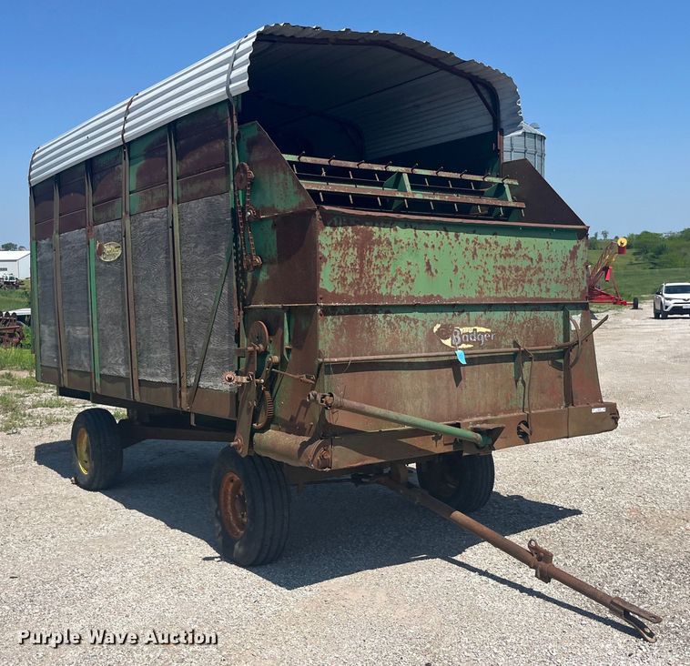 image for item EK8582 Badger silage wagon