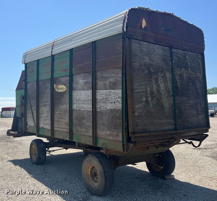 image for item EK8582 Badger silage wagon