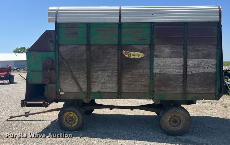 image for item EK8582 Badger silage wagon