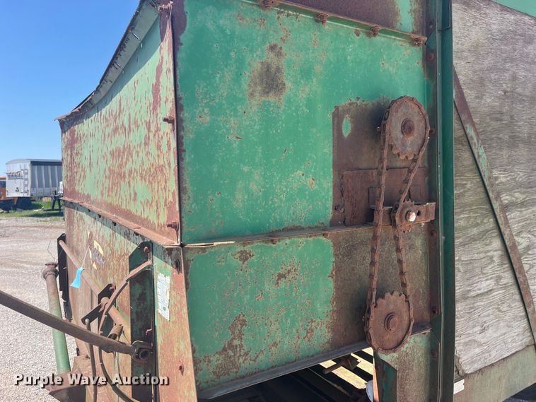 image for item EK8582 Badger silage wagon