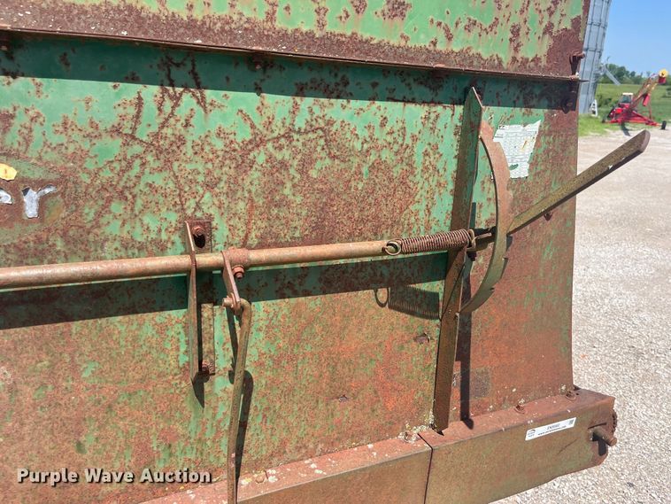 image for item EK8582 Badger silage wagon