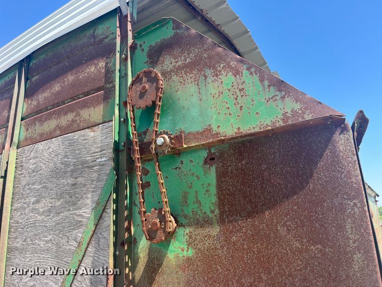 image for item EK8582 Badger silage wagon
