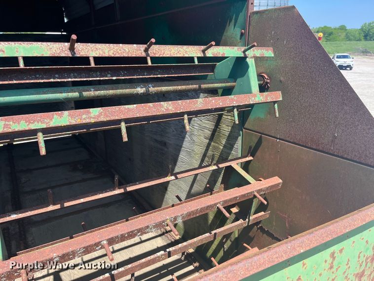 image for item EK8582 Badger silage wagon