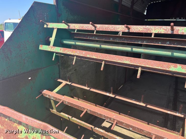 image for item EK8582 Badger silage wagon