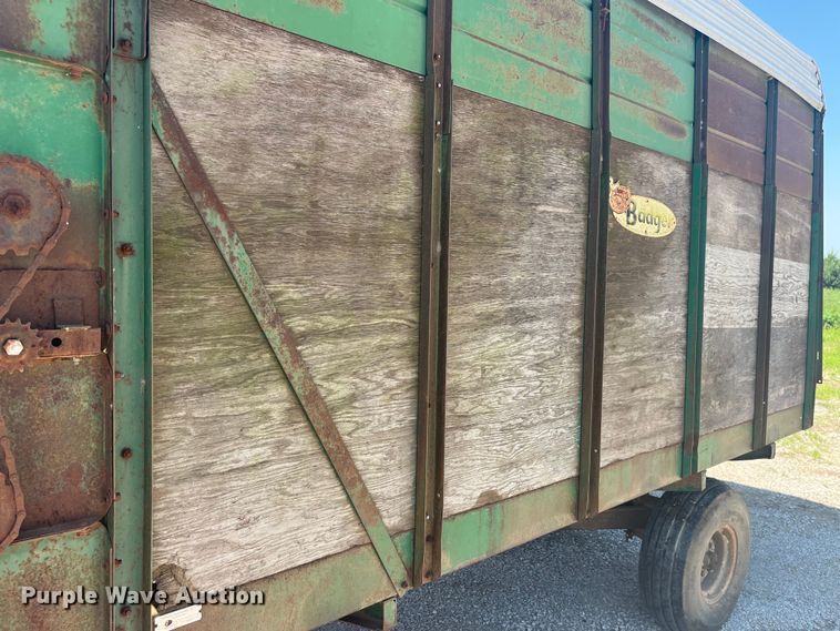 image for item EK8582 Badger silage wagon