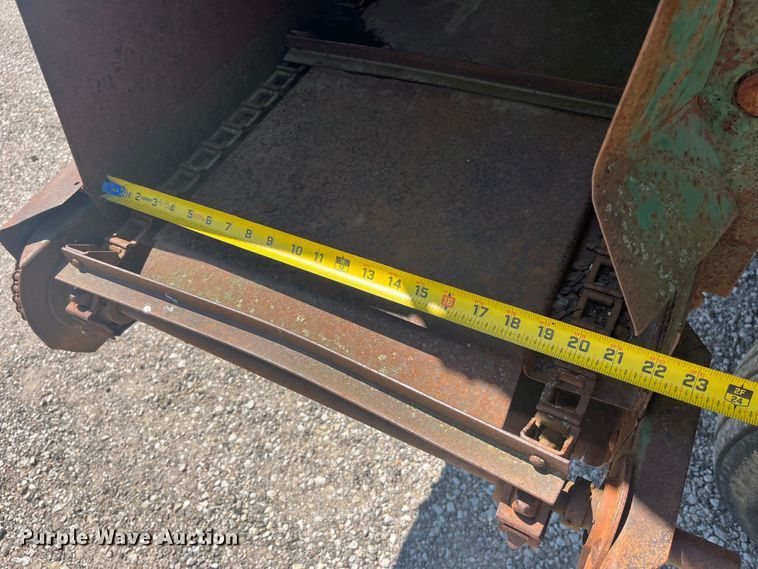 image for item EK8582 Badger silage wagon