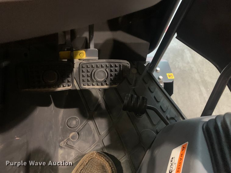 image for item JT9874 2022 Kubota M5-092 Narrow MFWD tractor