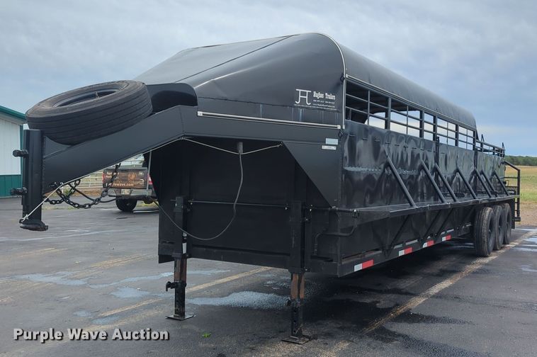 image for item NG9866 2007 Hughes livestock trailer