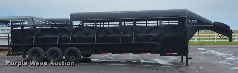 image for item NG9866 2007 Hughes livestock trailer