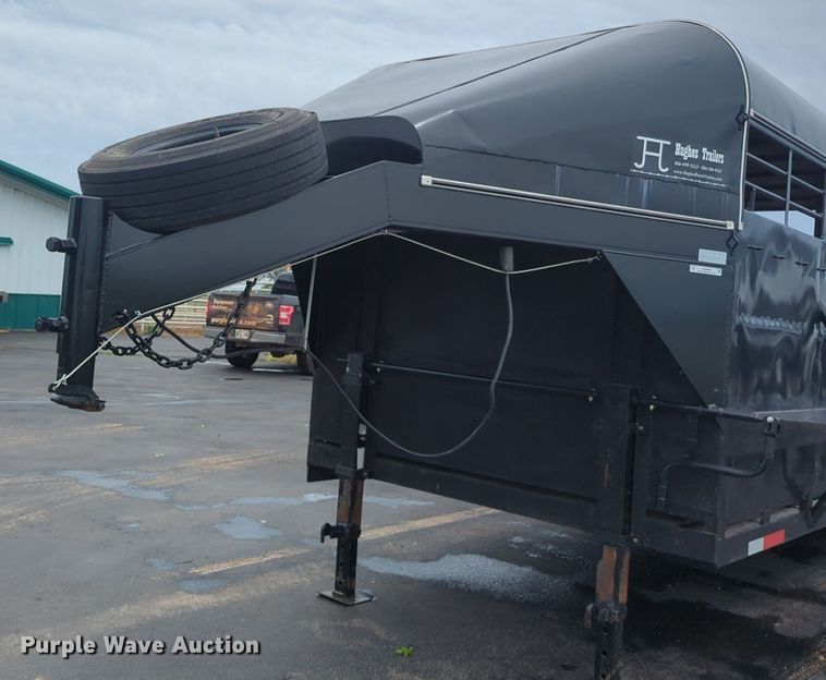 image for item NG9866 2007 Hughes livestock trailer