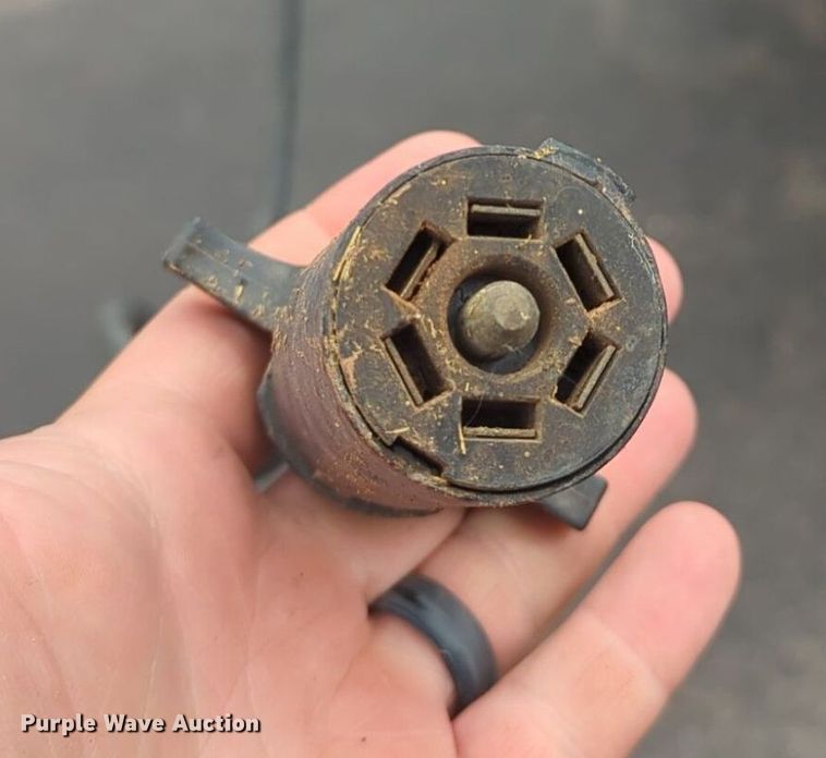 image for item NG9866 2007 Hughes livestock trailer