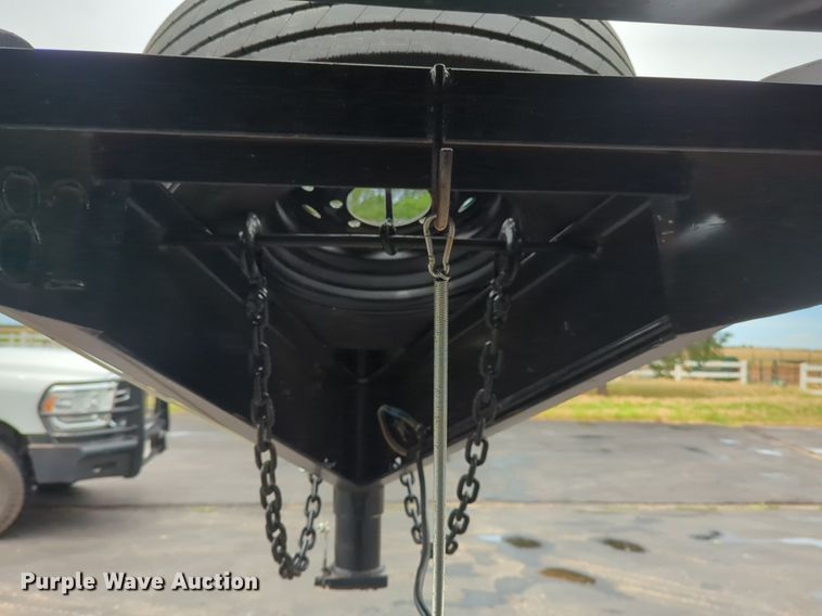 image for item NG9866 2007 Hughes livestock trailer