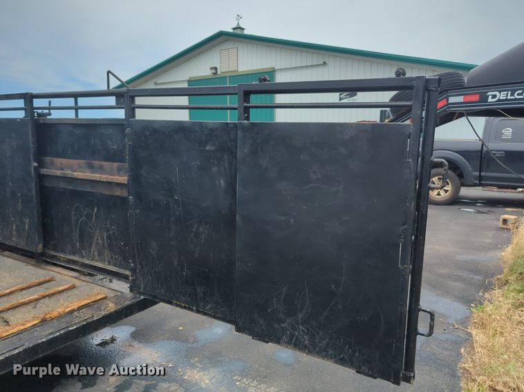 image for item NG9866 2007 Hughes livestock trailer
