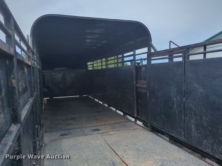 image for item NG9866 2007 Hughes livestock trailer