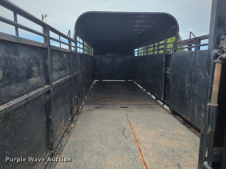 image for item NG9866 2007 Hughes livestock trailer